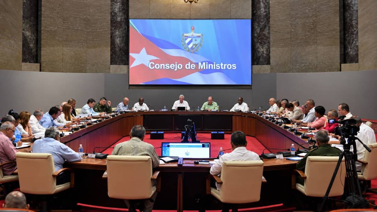 Consejo de Ministros restringe la inversión extranjera en Cuba, afectando la economía local