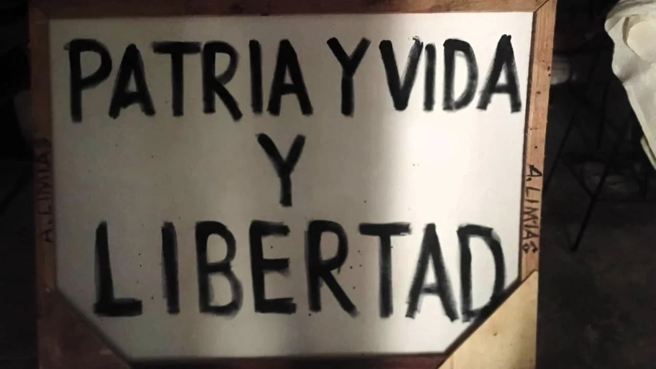 Cartel del pastor Ariel Limias, detenido en el Capitolio cubano.