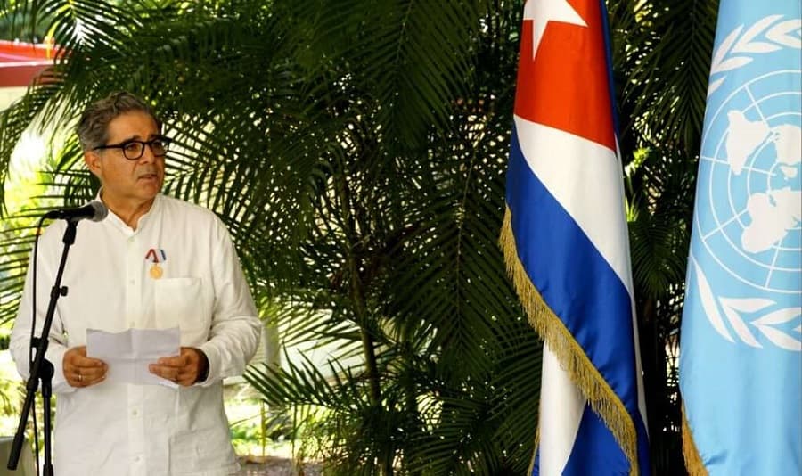 Francisco Pichón recibe Medalla de la Amistad en Cuba