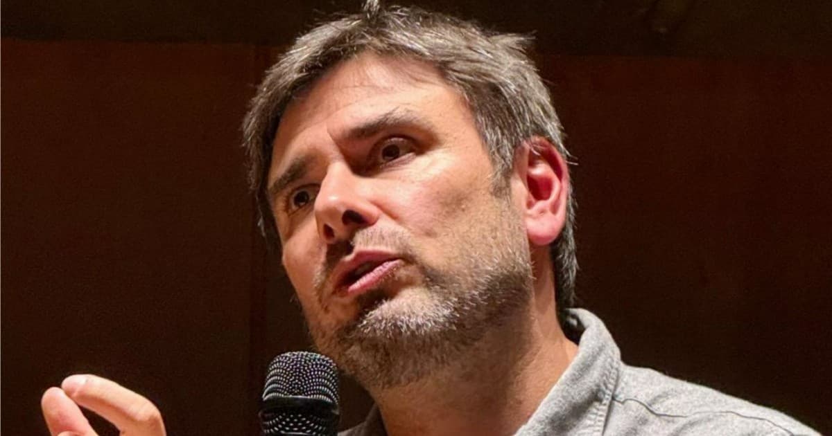 Exdiputado italiano Di Battista, un mes más en hospital cubano tras operación urgente
