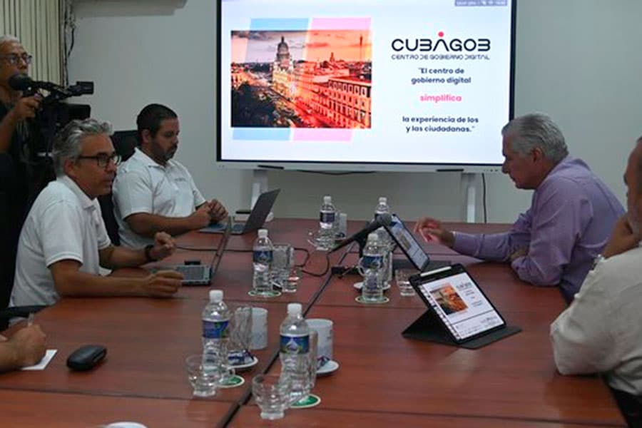 Díaz-Canel promueve la "transformación digital" mientras cubanos enfrentan la crisis de servicios públicos