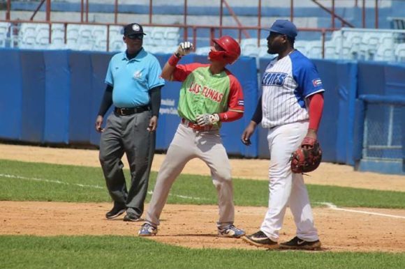 Las Tunas derrota a Industriales y empata en la cima de la Liga Élite del Béisbol Cubano