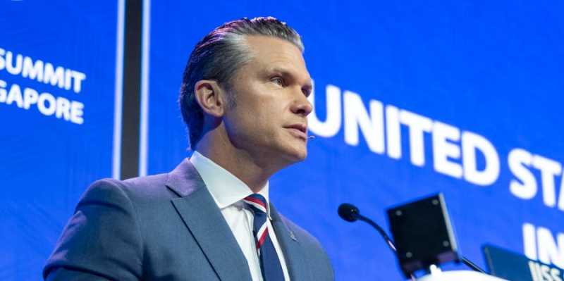 Pete Hegseth visita Guantánamo mientras el Pentágono guarda silencio sobre su agenda