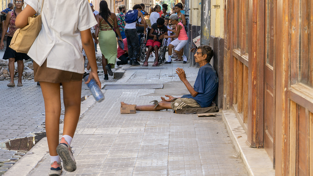 Los ancianos en Cuba: víctimas silenciosas de la hambruna
