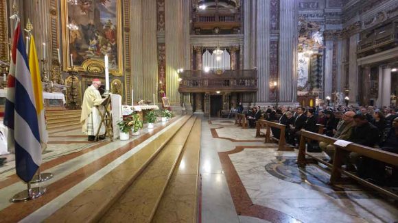 El Vaticano oficia Misa por la Paz en Cuba ante presiones de Estados Unidos