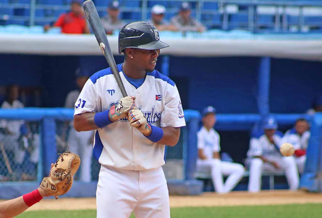 Industriales vence 8-1 a Las Tunas y retoma el liderazgo en la Liga Élite del Béisbol Cubano