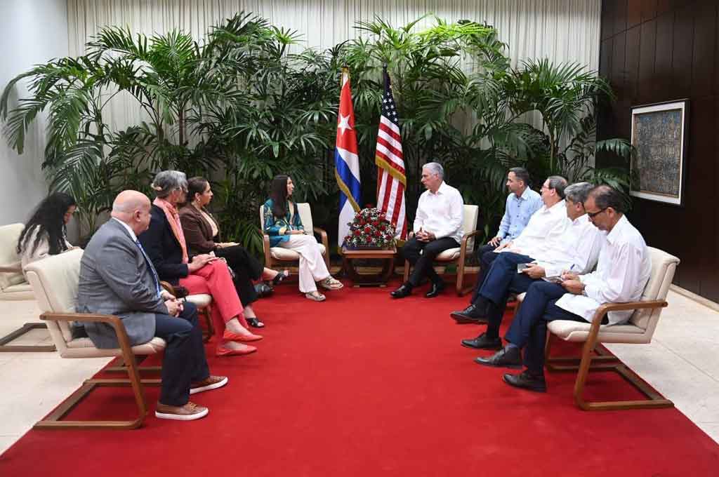 Díaz-Canel busca legitimidad con visita de congresistas estadounidenses mientras el pueblo enfrenta el embargo