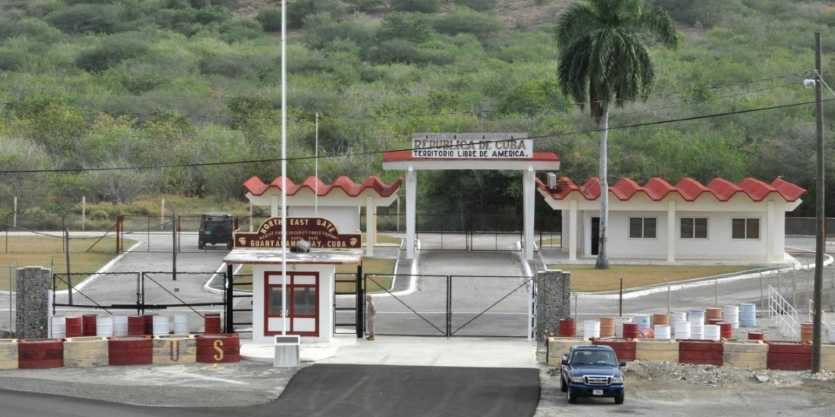 General de EE.UU. se reúne con mandos militares cubanos en Guantánamo: un diálogo estratégico entre sanciones y defensa