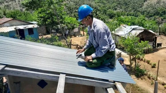 La Unión Europea y la ONU distribuyen ayuda a damnificados del huracán Melissa en Santiago de Cuba