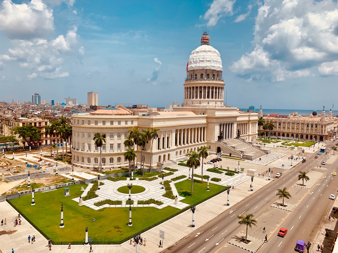 Abogados cubanos diseñan plan para transición democrática post-régimen