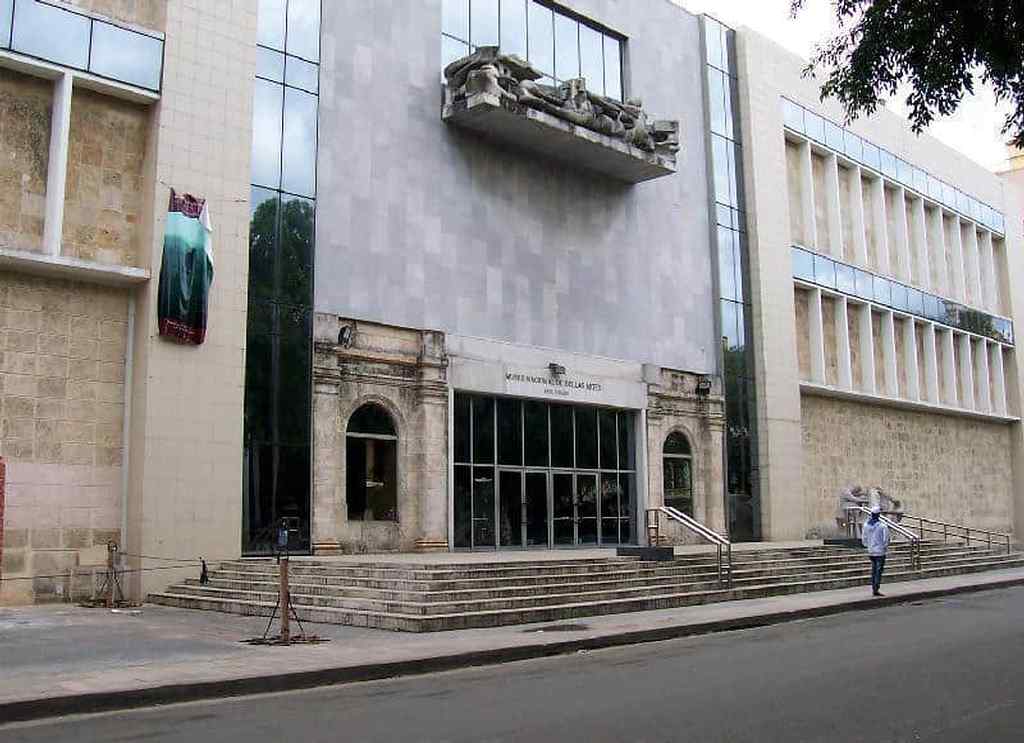 Alejandro Campins inaugura la exposición MALPAÍS en el Museo Nacional de Bellas Artes de La Habana
