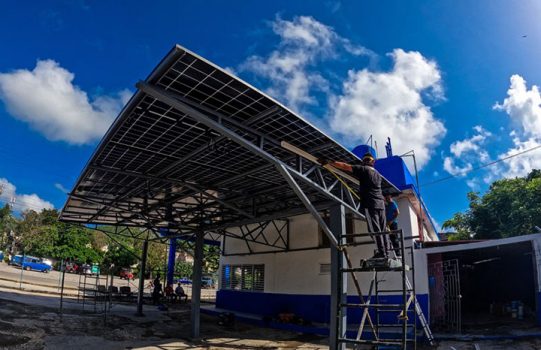 Holguín inaugura su primera estación de carga solar, pero la crisis energética persiste