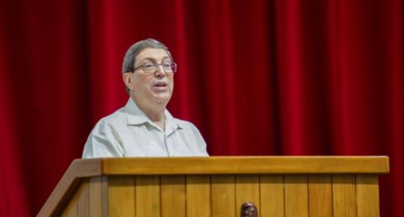 Bruno Rodríguez defiende al régimen en evento de propaganda "solidaria
