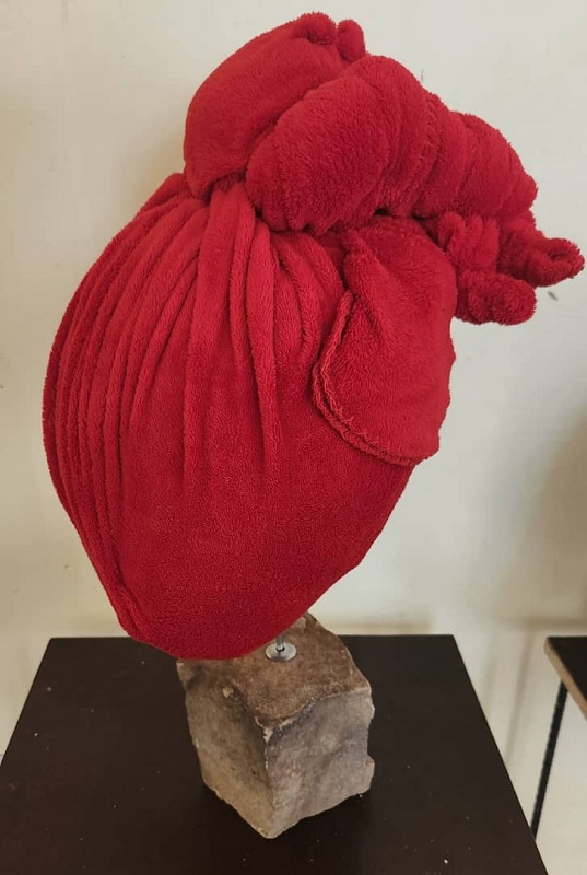 Lisandra muestra su arte en Uneac: un reflejo de la realidad cubana