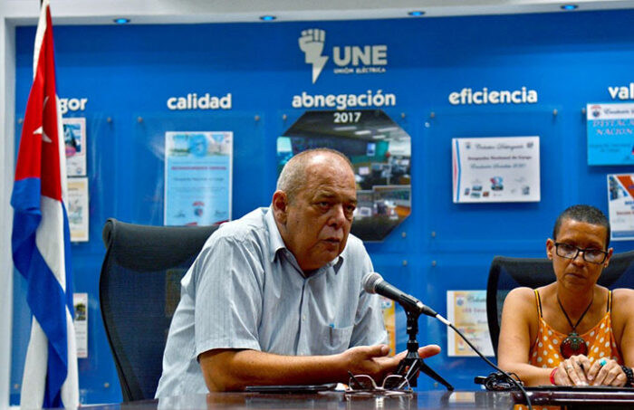 Ministro cubano niega errores en el Sistema Eléctrico mientras crecen los apagones