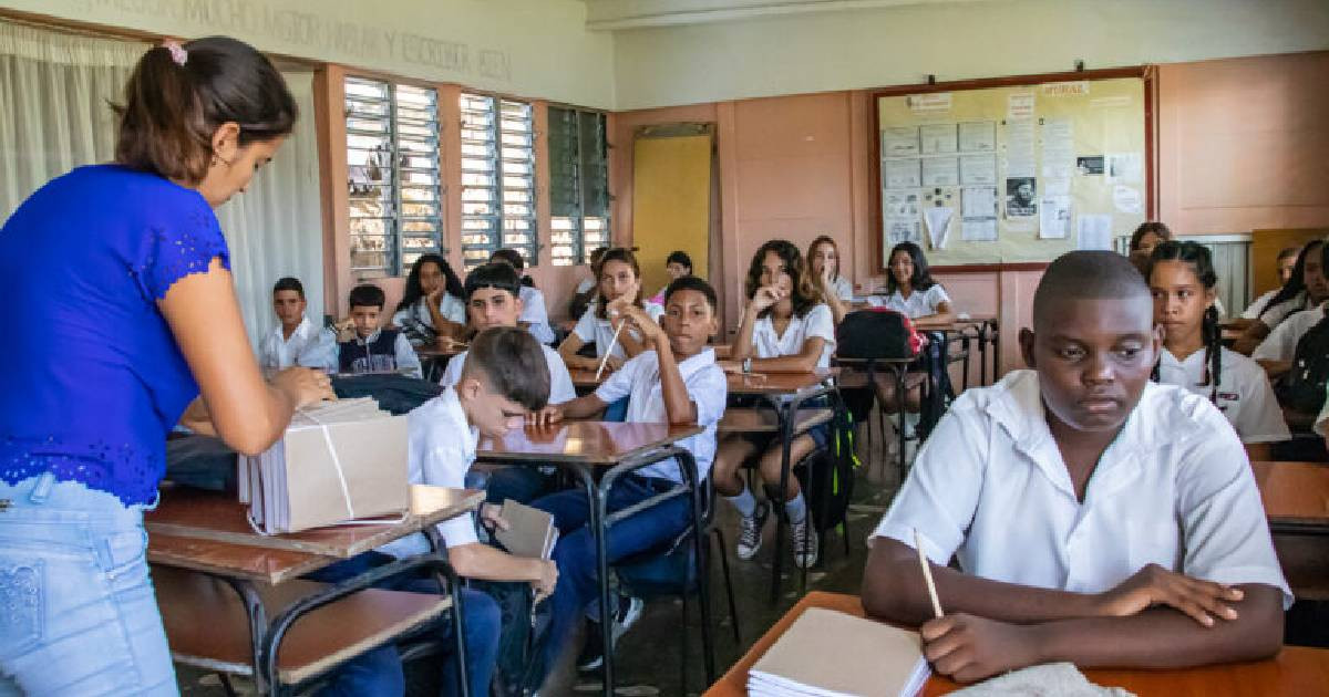 Madres cubanas exigen soluciones: "Si no hay comida, no van al curso