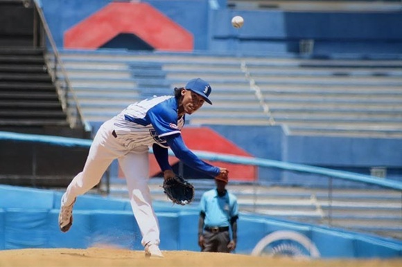 Leones de Industriales imponen su ley y dominan la Liga Élite