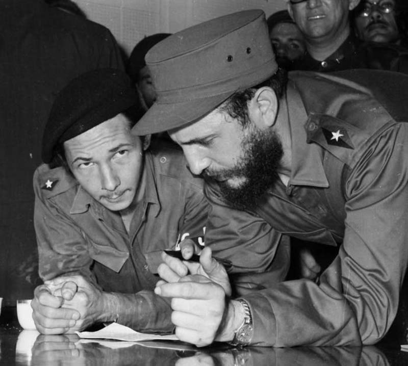 Fidel y Raúl: héroes de una narrativa que oculta la crisis actual en Cuba