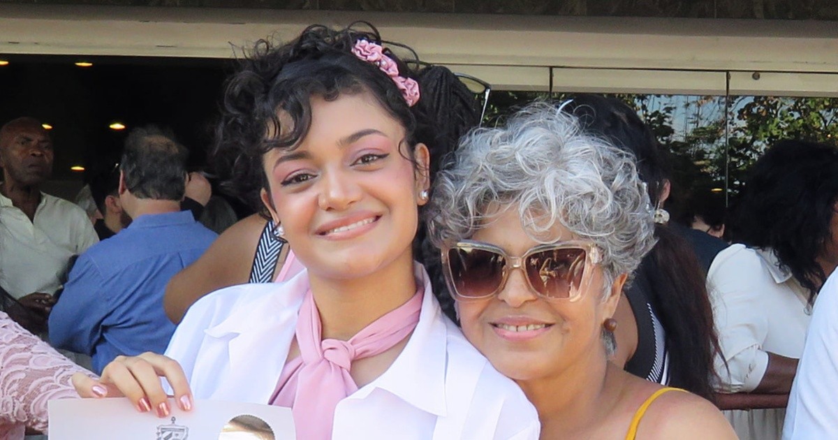 Hostigamiento judicial: Anna Bensi y su madre enfrentarán juicio en Cuba por grabar a un policía