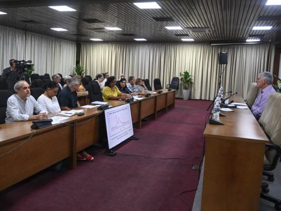 Díaz-Canel convoca a expertos sobre hantavirus mientras el sistema de salud colapsa