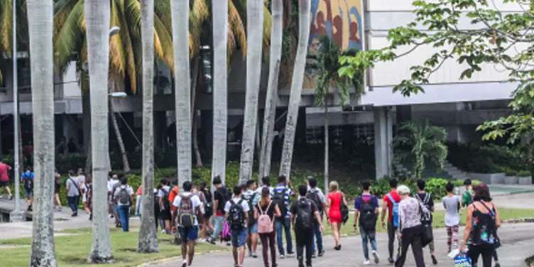 Cuba cierra el curso escolar anticipadamente mientras la educación se desploma