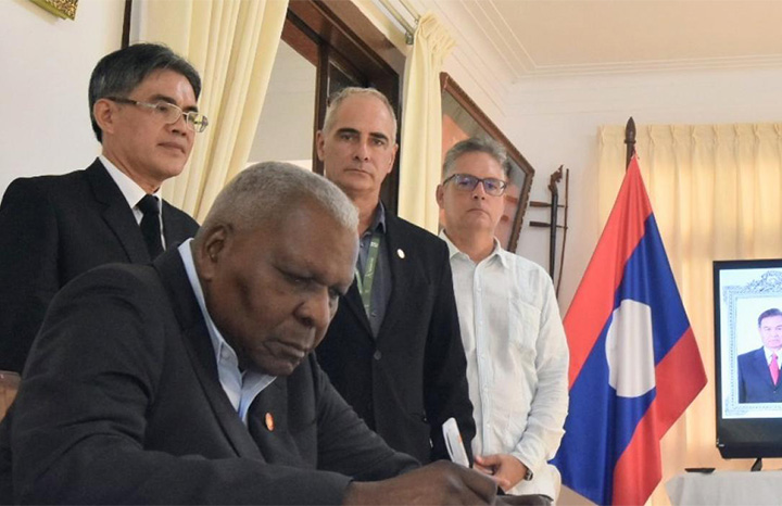 Esteban Lazo rinde homenaje a líder laosiano mientras cubanos enfrentan crisis interna