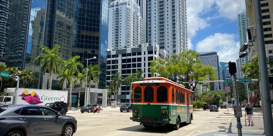 Miami-Dade aprueba apoyo a transición democrática en Cuba y derechos políticos