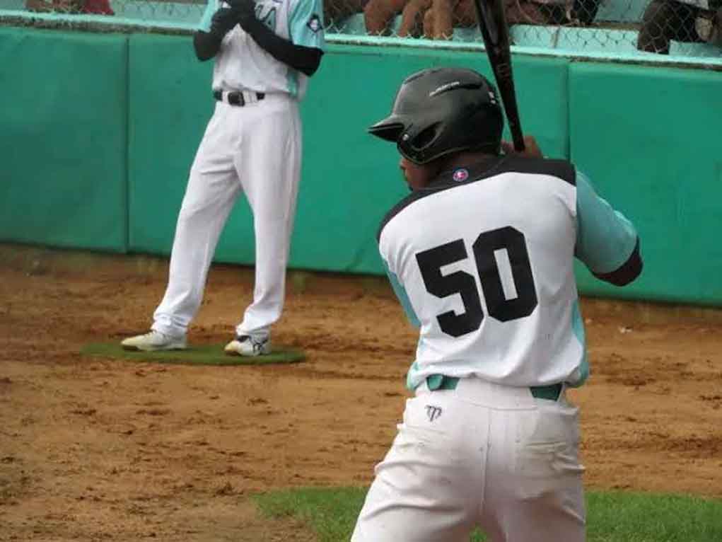 Frank David González, líder de jonrones en Serie Nacional, aspira al Mundial Sub-23 en Nicaragua