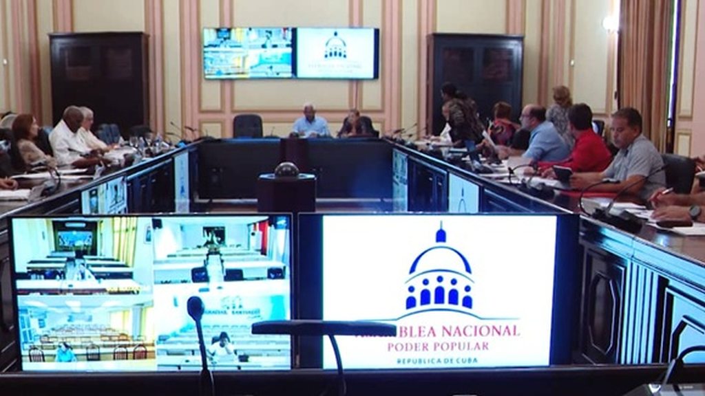 Consejo de Estado aprueba reformas económicas que no abordan la crisis del pueblo cubano