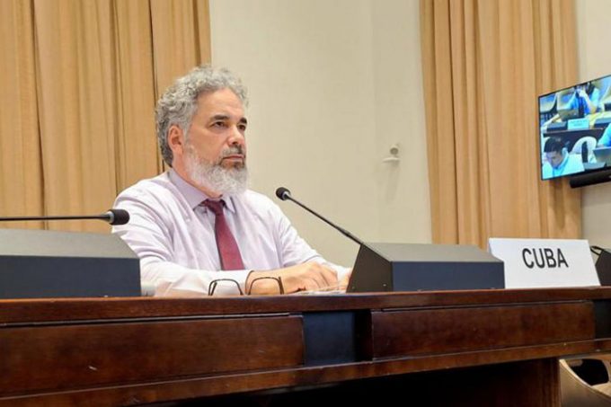 Cuba "denuncia" el embargo de EE.UU., pero el pueblo sufre más escasez