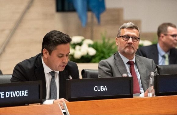 PMA ignora presiones de EE.UU. y aprueba ayuda a Cuba hasta 2030