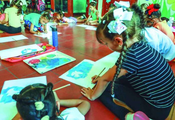 Presidente Díaz-Canel felicita a niños cubanos en Día Internacional de la Infancia