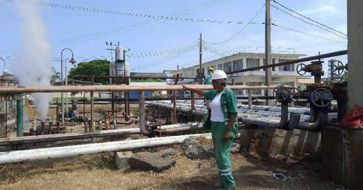 Refinería Hermanos Díaz completa tercera corrida de crudo cubano, pero la crisis energética persiste