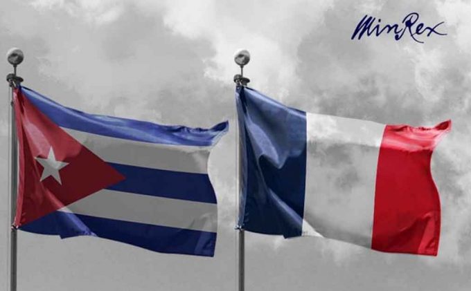 Cuba denuncia en París el "bloqueo" de EE. UU. mientras el régimen ignora problemas internos
