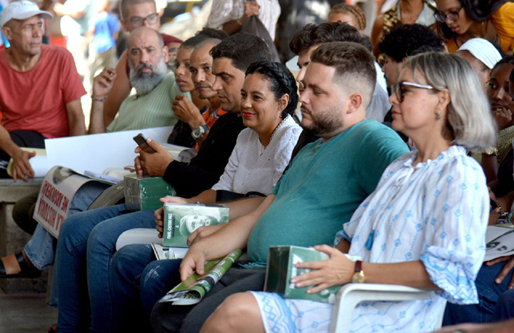 Editorial Ocean Sur lanza 'Colección Revolución' para educar a jóvenes sobre Fidel Castro