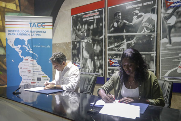 La Federación Cubana de Baloncesto firma primer patrocinio con empresa alemana