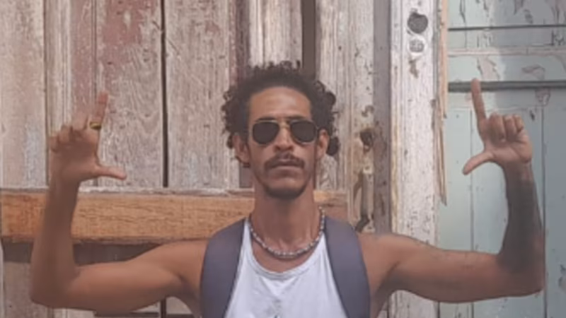 Detención violenta del activista Ángel Cuza en La Habana: su hija grita auxilio