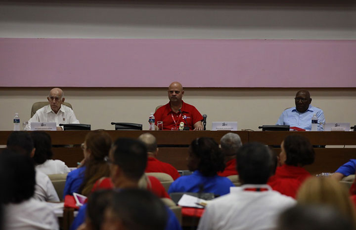 Trabajadores cubanos exigen mayor protagonismo en diálogo sindical durante congreso de la CTC