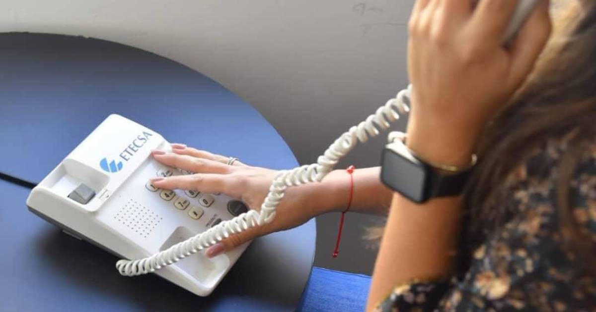 Cubanos critican a ETECSA por falsa alarma sísmica que causó pánico