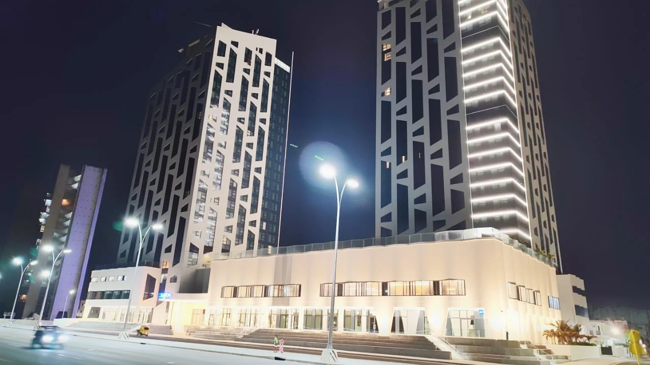 Cierre del Hotel Grand Aston: un golpe más al turismo cubano