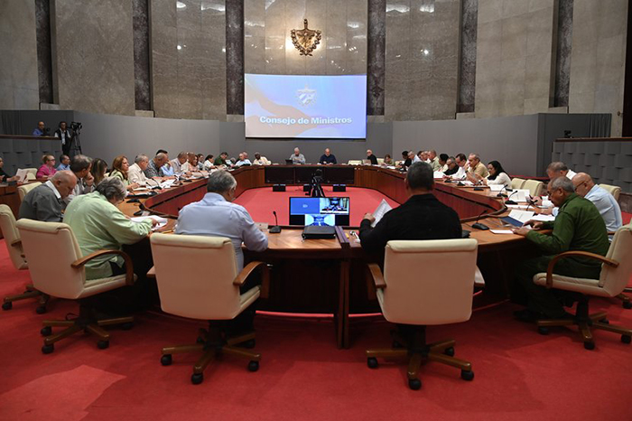 En Cuba aprueban ruta para implementar transformaciones económicas y sociales