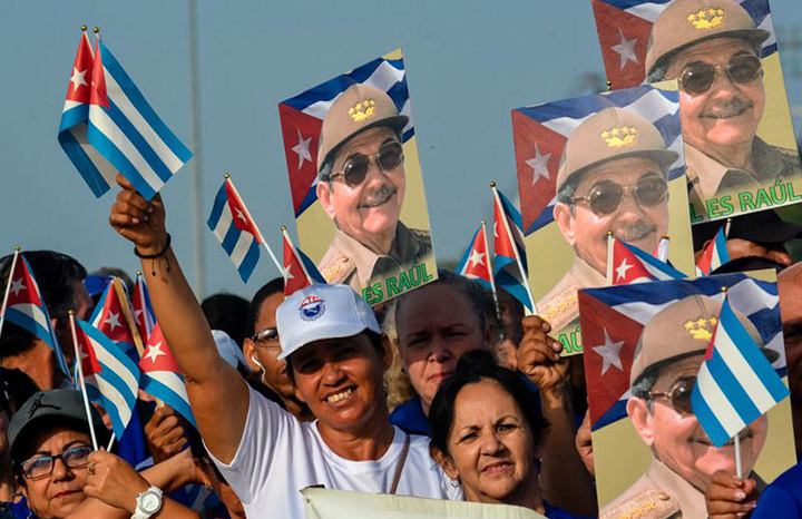 Holguín rinde homenaje a Raúl Castro en su 95 cumpleaños mientras los cubanos enfrentan crisis cotidianas