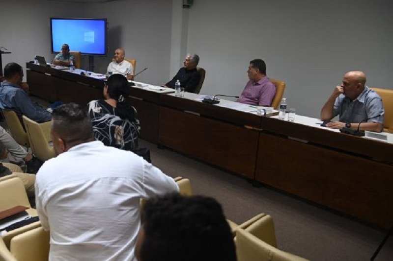 Díaz-Canel se reúne con el sector privado, pero ignora la crisis económica en Cuba