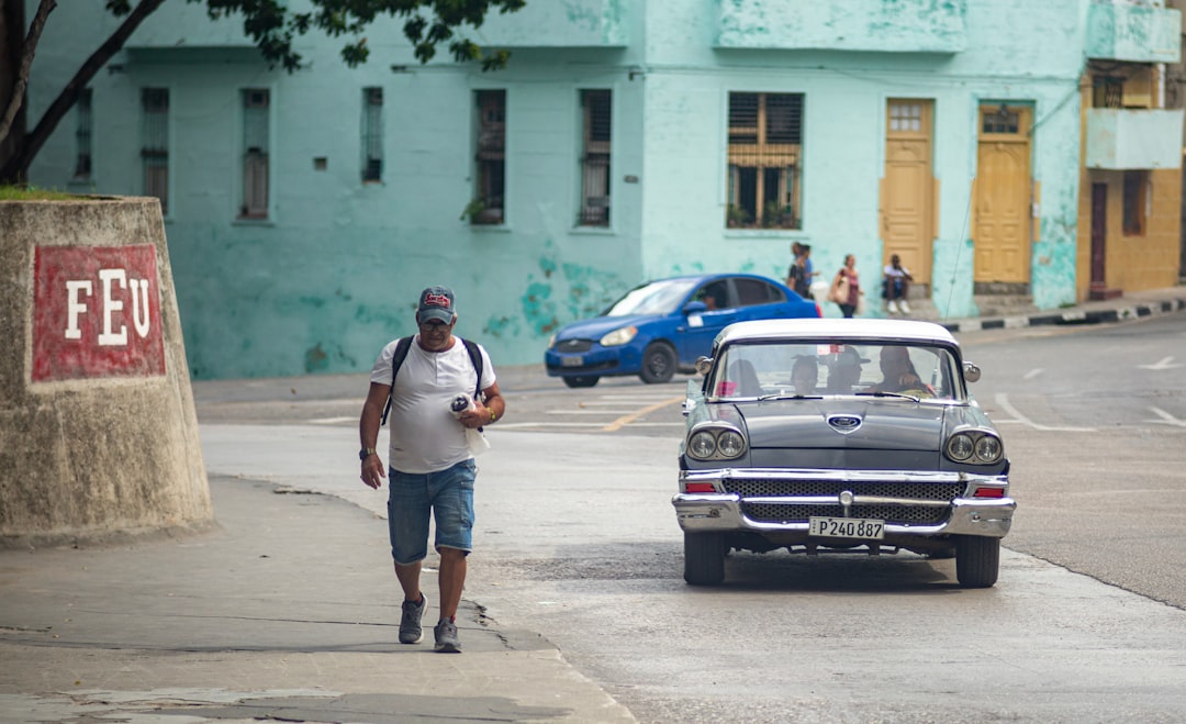 Viceministro cubano acusa a EE.UU. de usar "mentiras" como arma de agresión contra Cuba