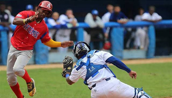 Liga Élite del Beisbol Cubano: seis equipos, mil pronósticos y la incertidumbre en el dugout